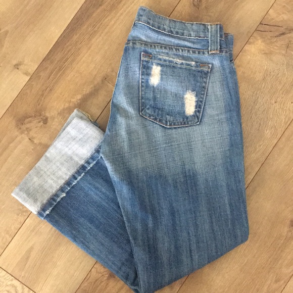 Light Distressed Cropped Jeans - Picture 4 of 5